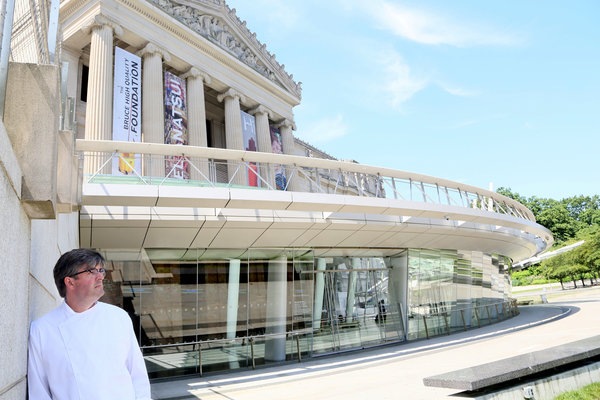 Saul Bolton in front of the Brooklyn Museum.